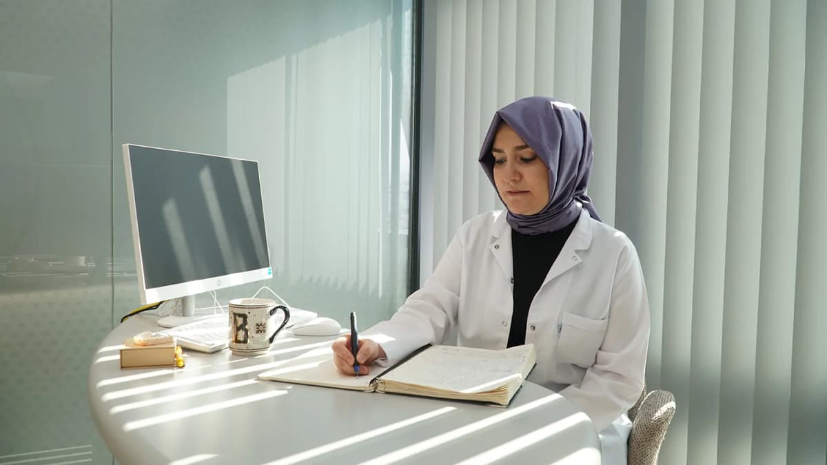 Dr. Betül Uzun Atakum ortodonti muayenehanesinde